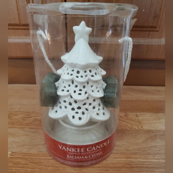 Yankee 8" Candle Christmas Tree Luminary White Tea Light Candle Holder - Picture 5 of 7